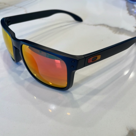 6 pairs of authentic Oakley Holbrook - Picture 7 of 10